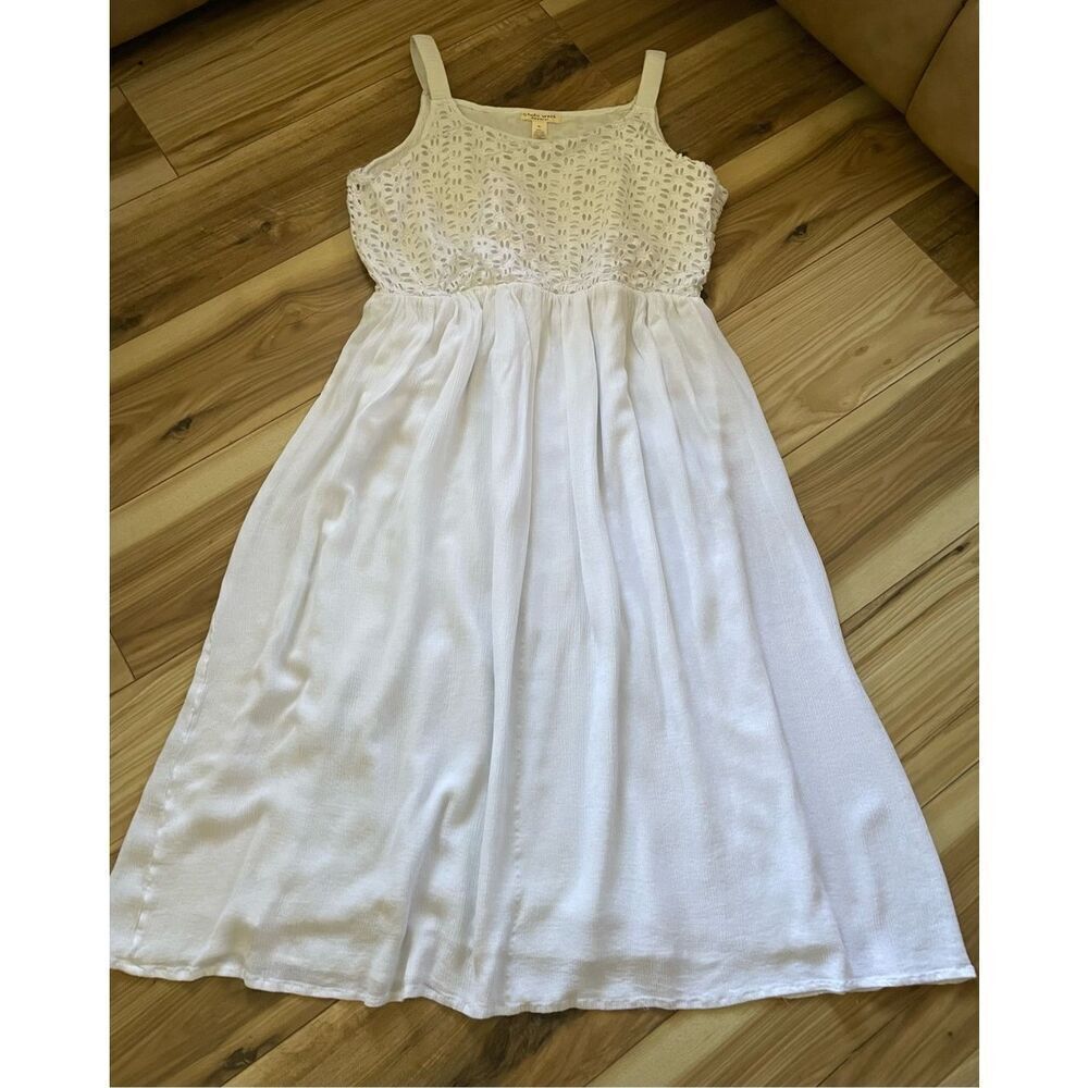 Women's White Sleeveless Embroidered Bodice Dress
